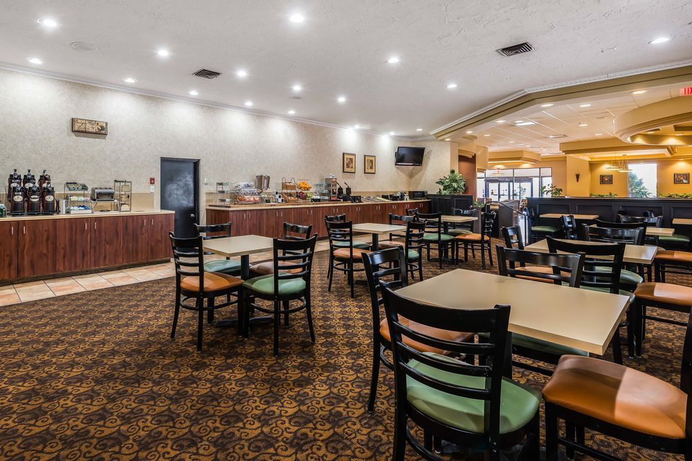 Quality Suites Downtown Colorado Springs - photo 23