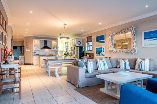 Apartment Marichel 4 — 4-Star Luxury Hotel in Ballito, South Africa
