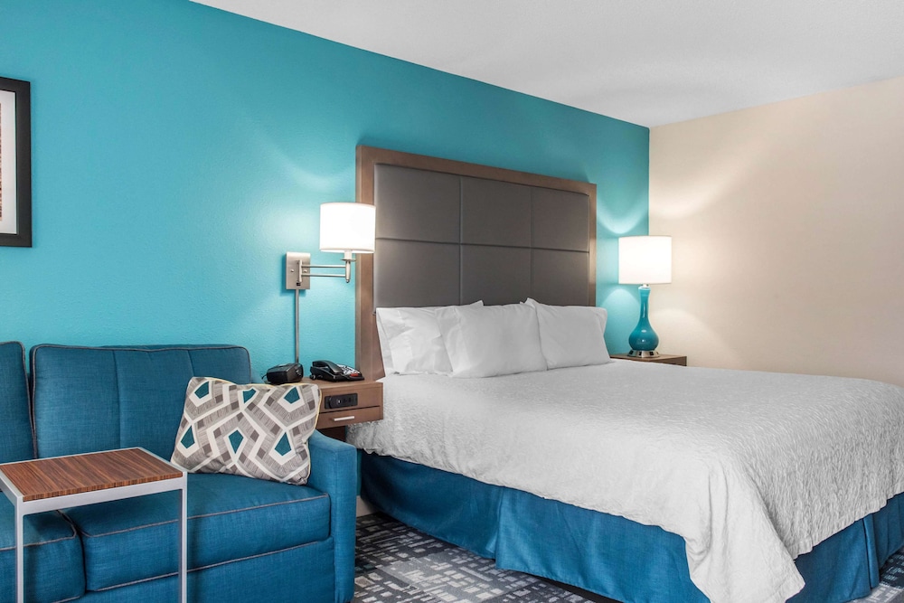 Hampton Inn Douglas - photo 14