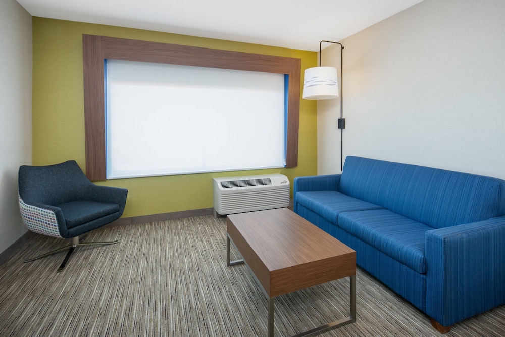 Holiday Inn Express & Suites Chico by IHG - photo 10