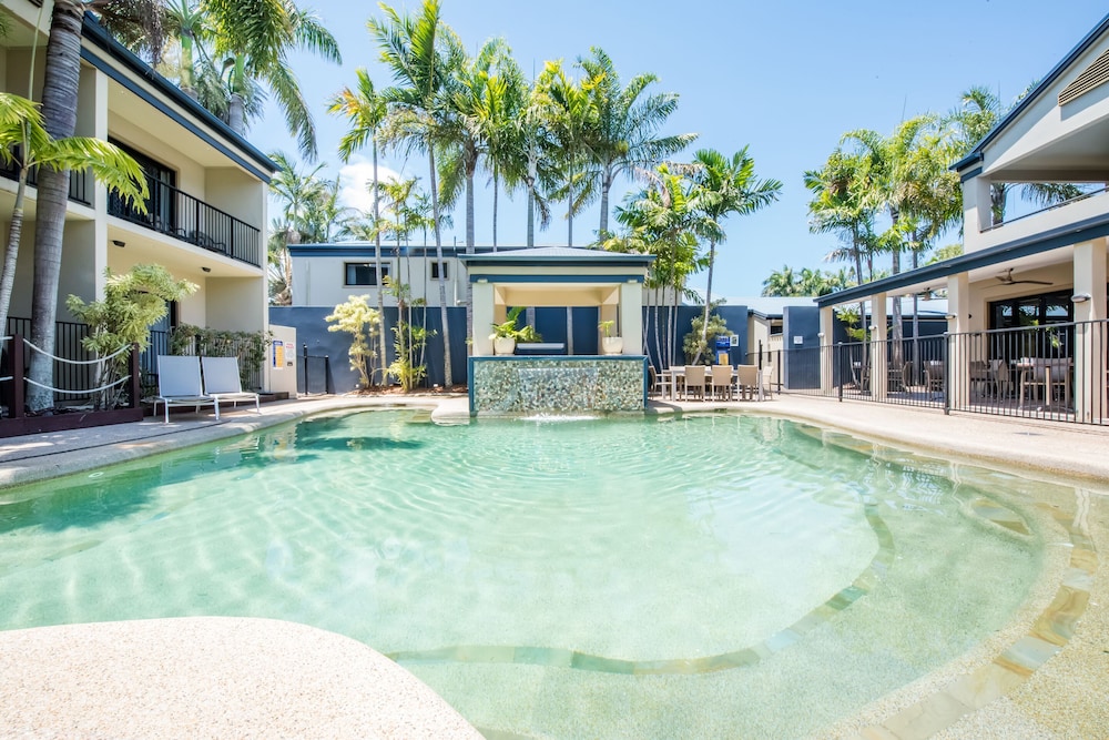 Coral Cay Resort — 4-Star Luxury Hotel in West Mackay, Australia