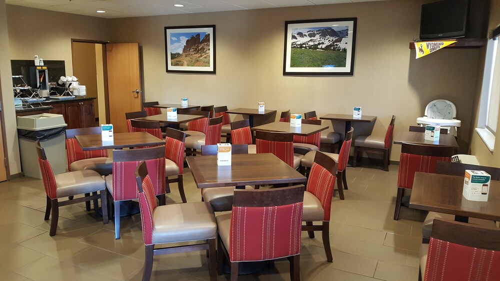 Comfort Inn & Suites Near University of Wyoming - photo 34