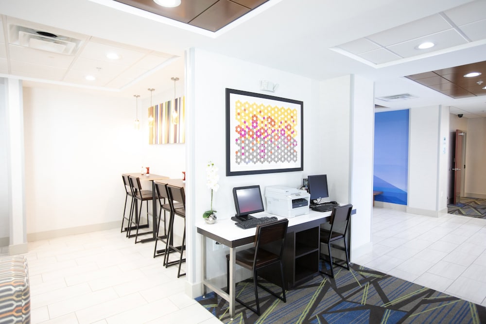Holiday Inn Express & Suites Knoxville Farragut by IHG - photo 52