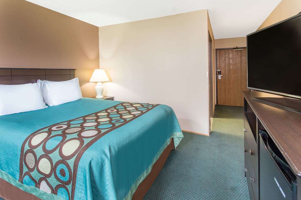 Super 8 by Wyndham Austin MN - photo 9