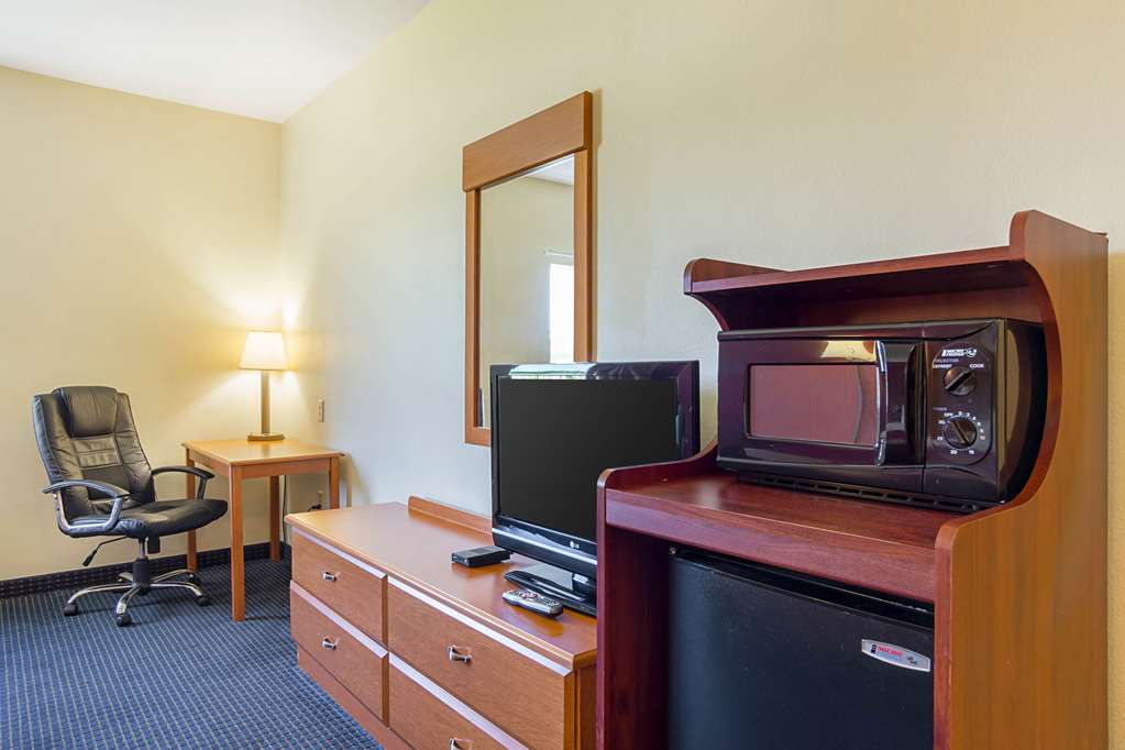 Econo Lodge Inn & Suites Pritchard Road North Little Rock - photo 13