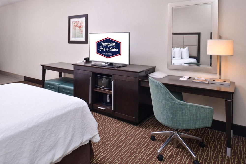 Hampton Inn & Suites Bend - photo 8