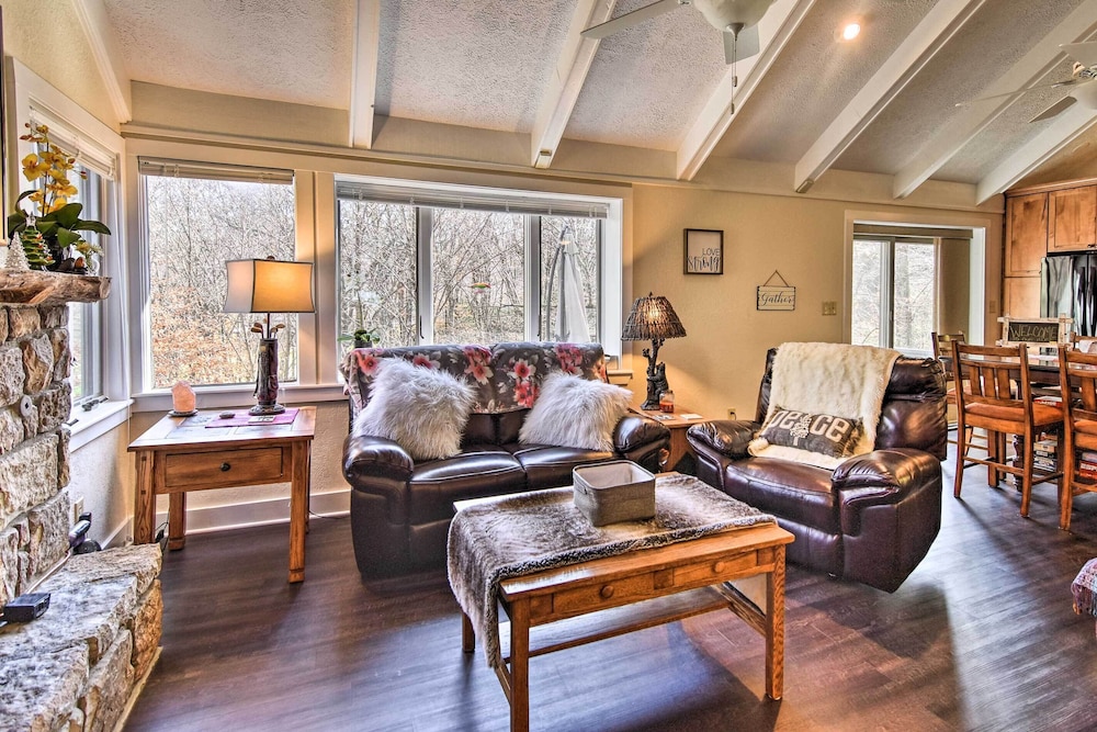 Steps to Ski Resort Sugar Mountain Condo - featured photo