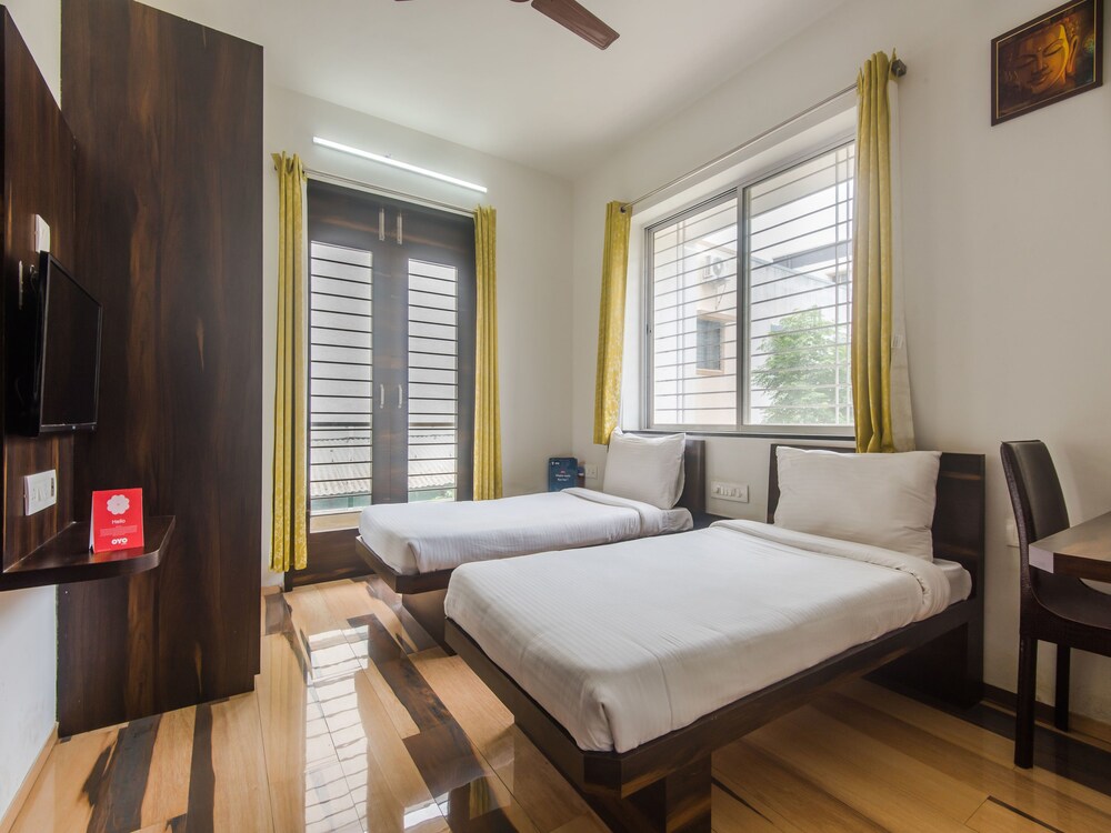Oyo 9738 Hotel House Khas Suites — Nashik