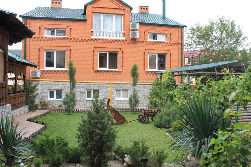 Mini Hotel Ne Goryuy — carbon neutral stay, Kabardinka