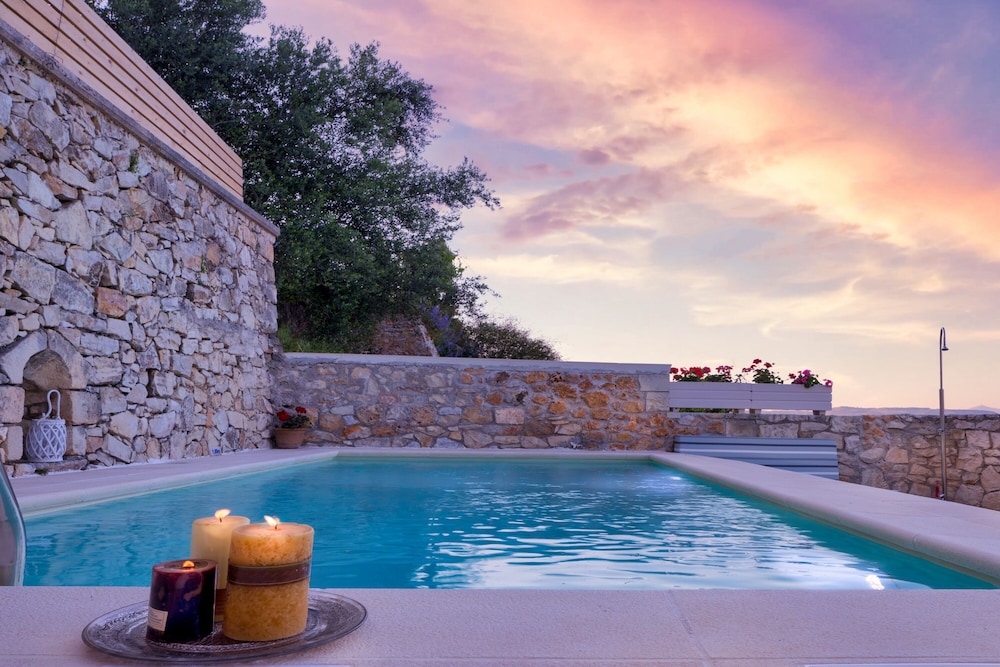 Olga's Filoxenia — 4-Star Luxury Hotel in Chania, Greece