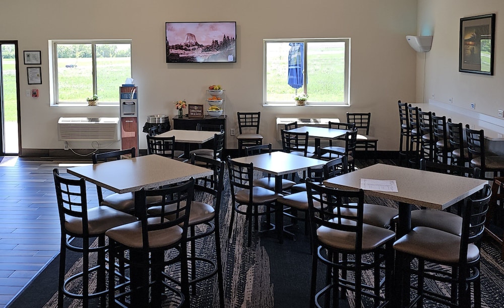 Cobblestone Inn & Suites Manchester - photo 43