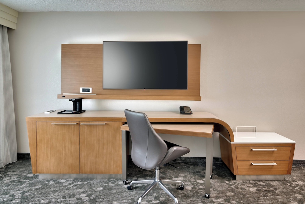 Courtyard by Marriott Charlotte Airport LoSo - photo 13