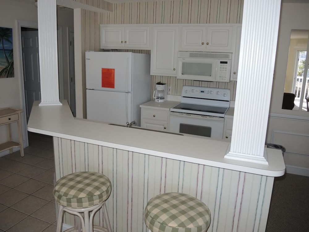 Family Friendly Condo 1504M with Resort Golf Course Onsite by RedAwning - photo 7