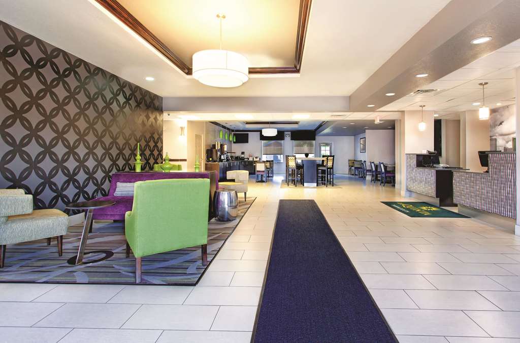 La Quinta Inn & Suites by Wyndham Tampa Bay Area Tampa South - photo 5