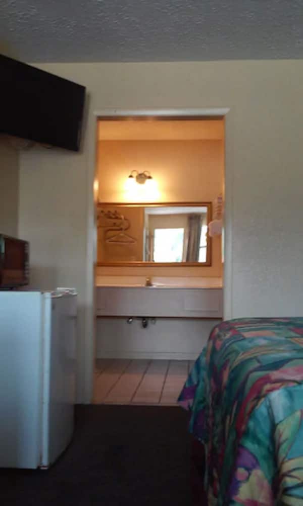 Summer Breeze Motel - photo 12