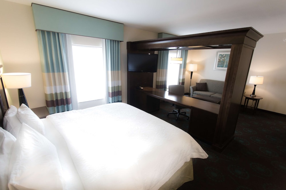 Hampton Inn & Suites Middlebury - photo 16