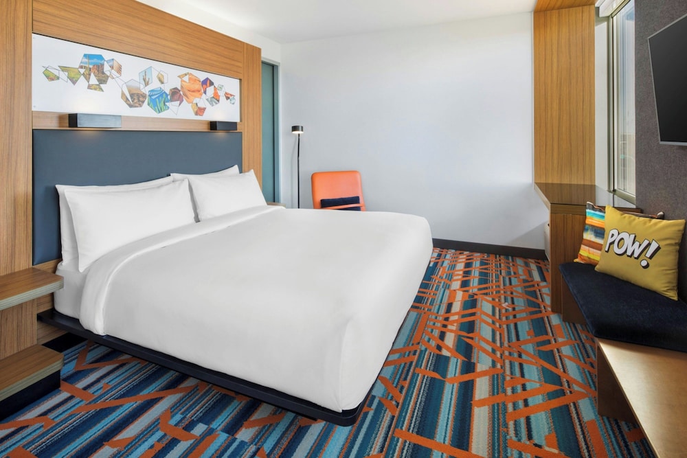Aloft Phoenix Airport - photo 8