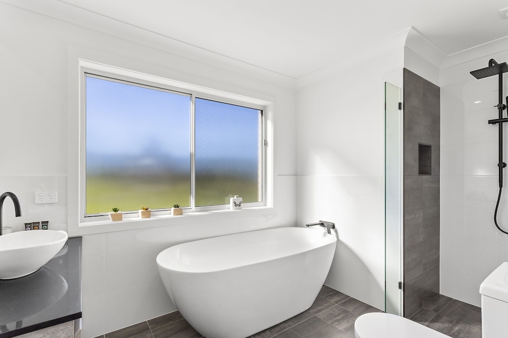 Whale Studio Suite — Anna Bay — photo 4