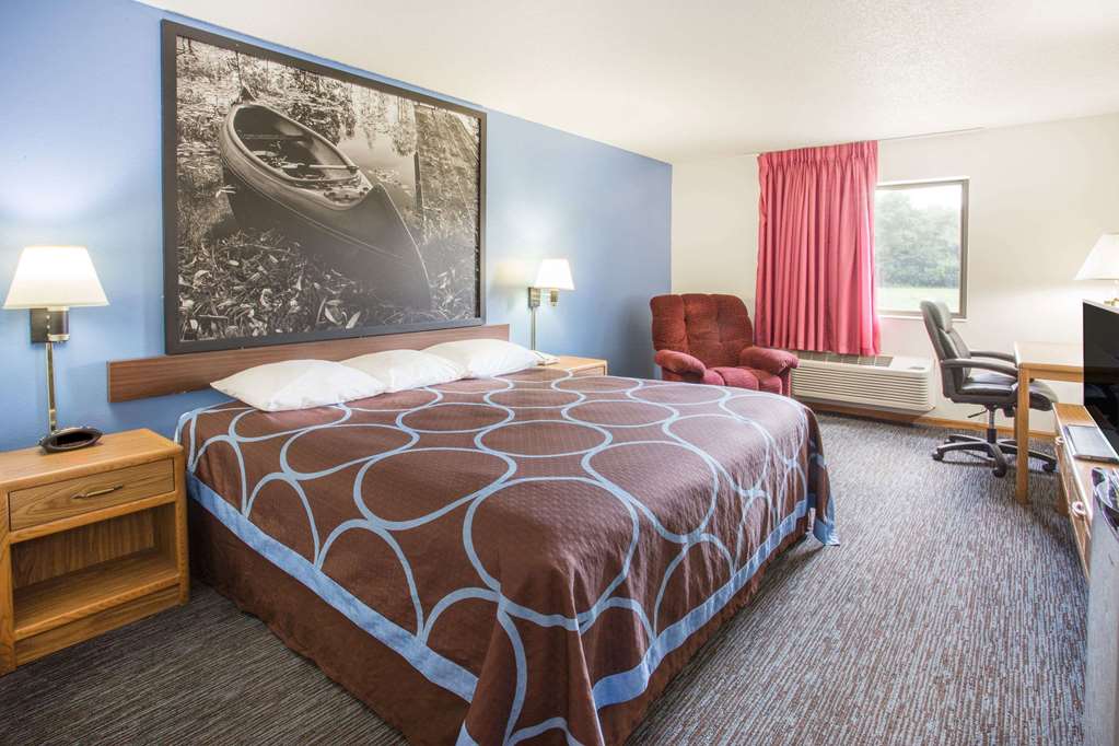 Super 8 by Wyndham Monmouth IL - photo 11