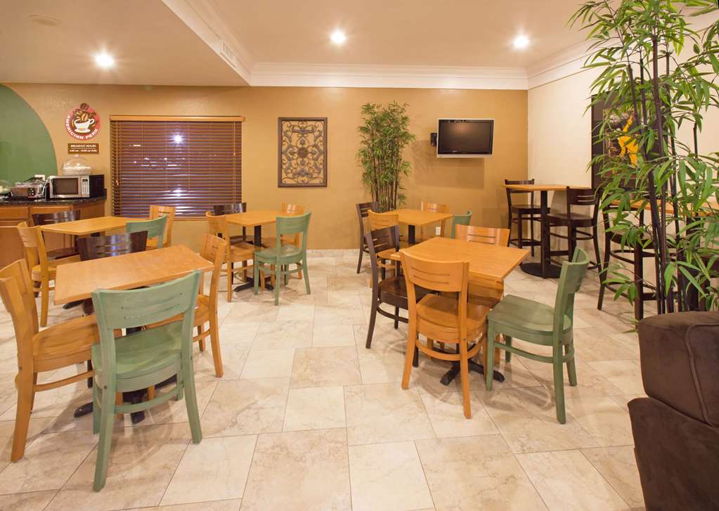 AmericInn by Wyndham Johnston Des Moines - photo 20
