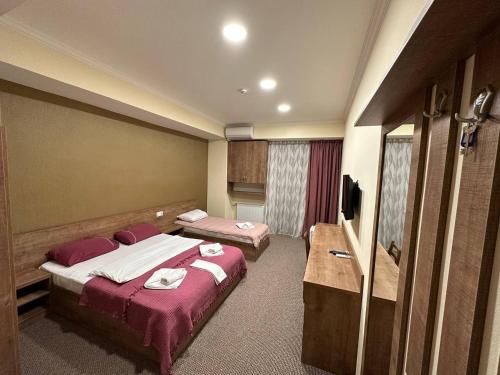 5 Rooms near 300 Aragveli metro station