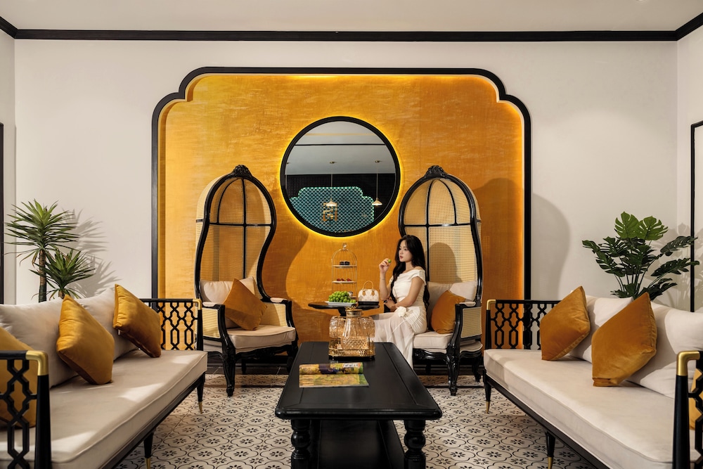 Fusion Point Hotel - last minute hotel in Hue
