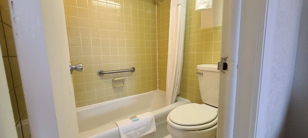 Mariner Inn And Suites - photo 28