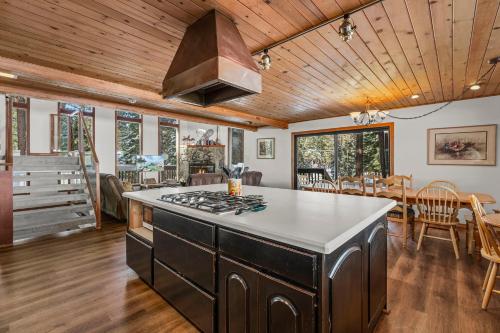 416 Country Club large multi family home
