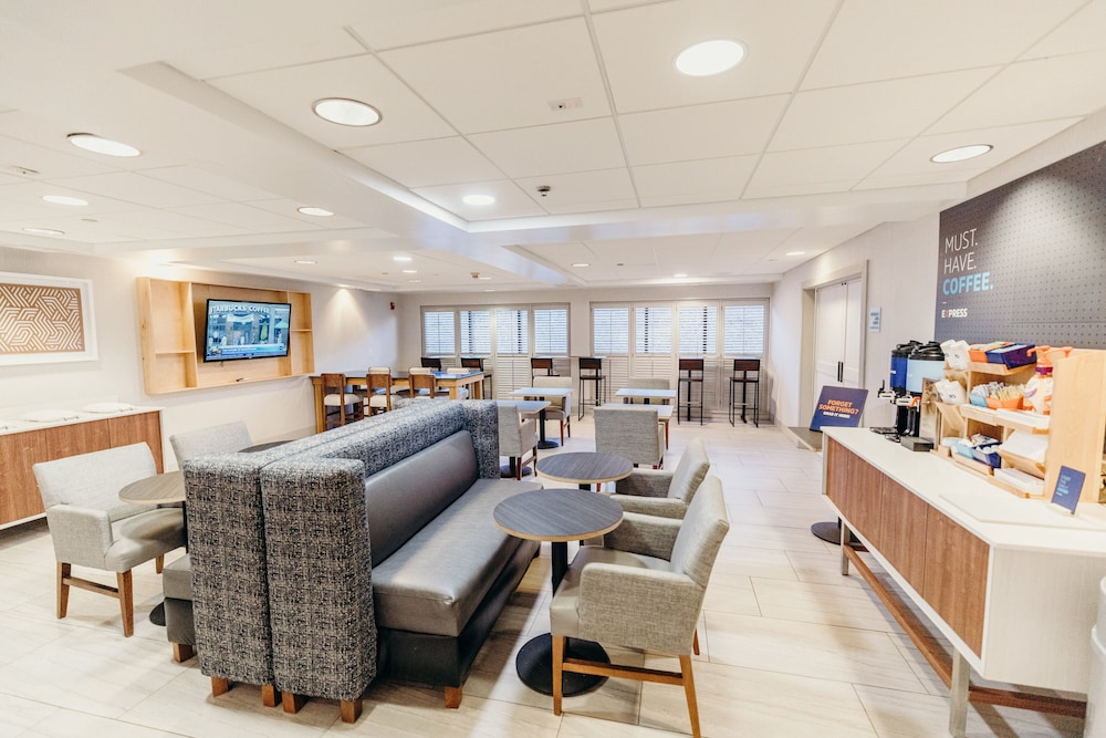Holiday Inn Express Atlanta NE I 85 Clairmont by IHG - photo 27