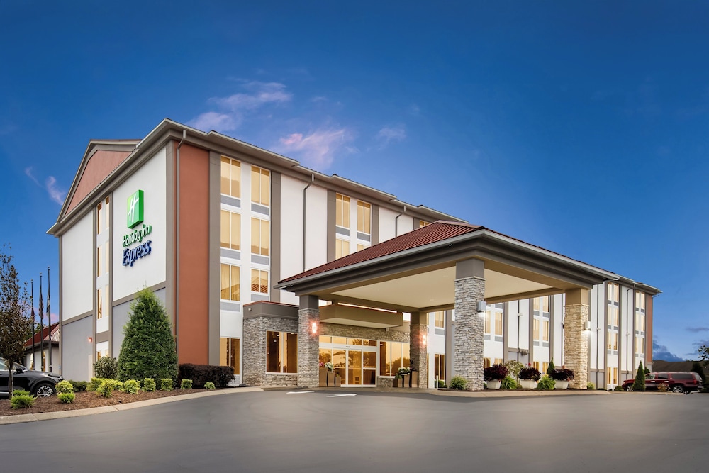 Holiday Inn Express Nashville Hendersonville - carbon neutral hotel in Hendersonville