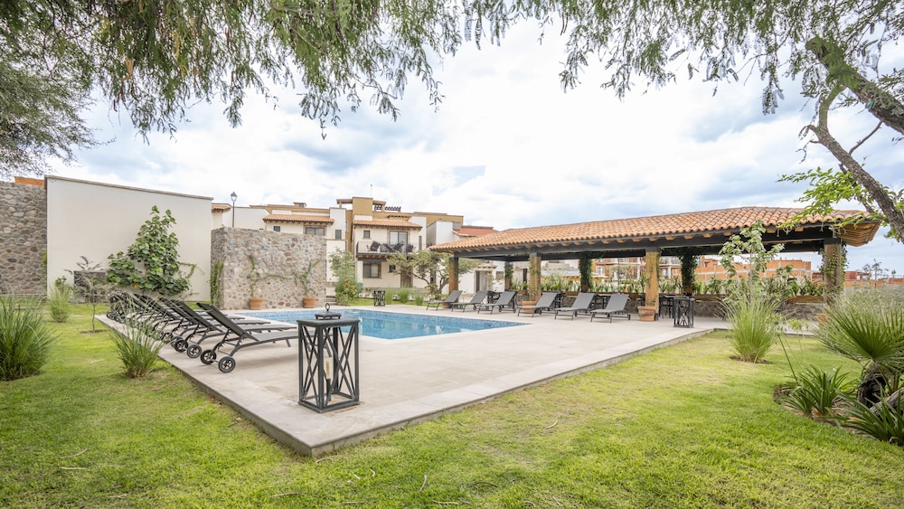 4BR Oasis with Pool & Gym at Nueva Escondida in San Miguel De Allende, Mexico