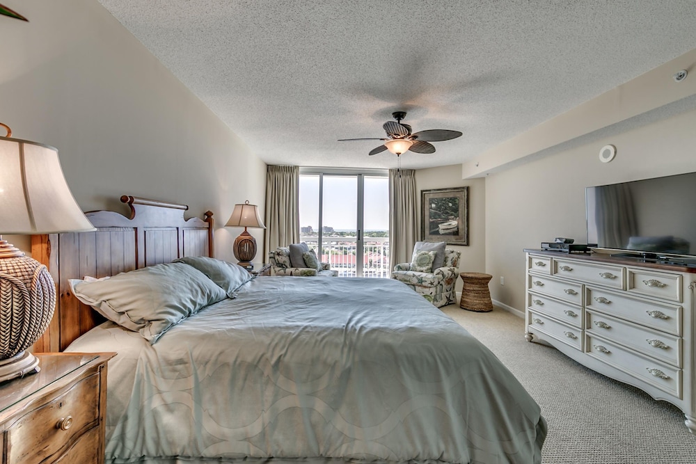 Barefoot Resort North Tower by Condo World - photo 11