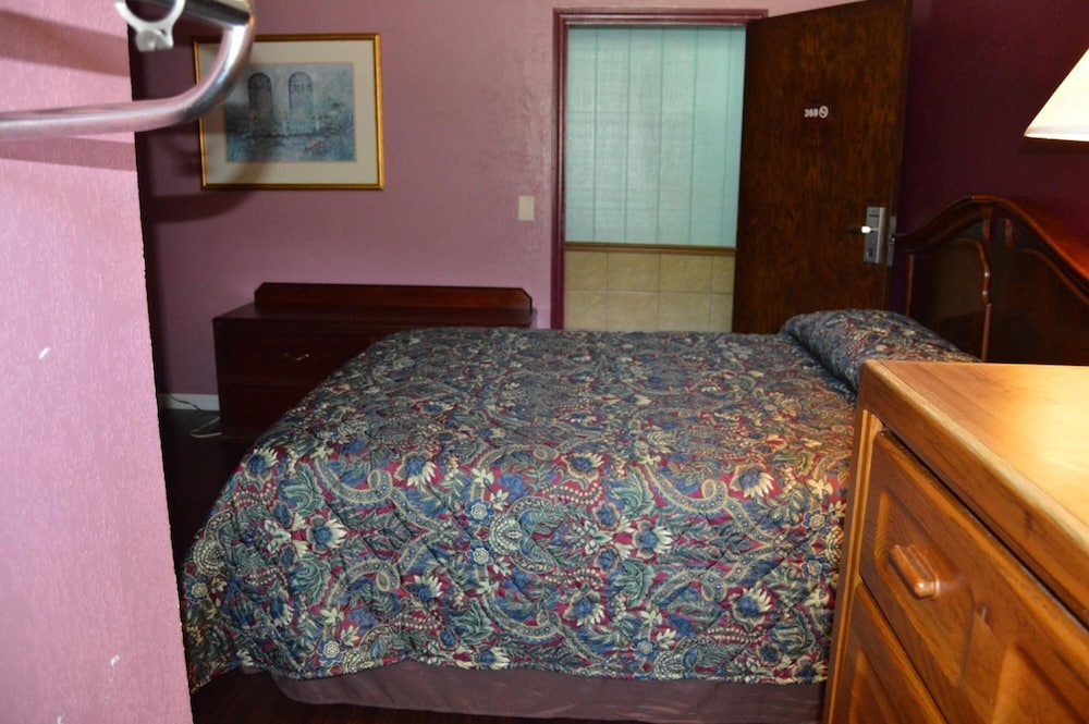 Budget Inn of Claypool Hill - photo 17