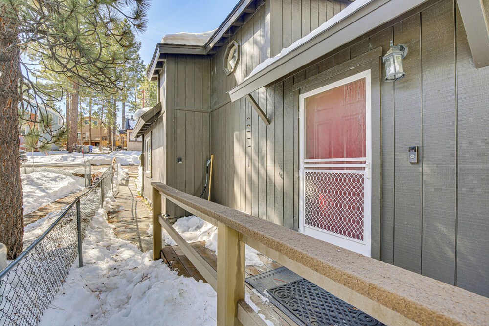 Cozy Cabin w Deck 2 Mi to Bear Mountain Resort - photo 23