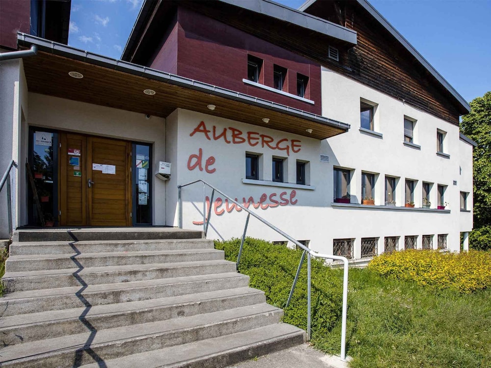 Auberge De Jeunesse Hi Pontarlier in Pontarlier, France