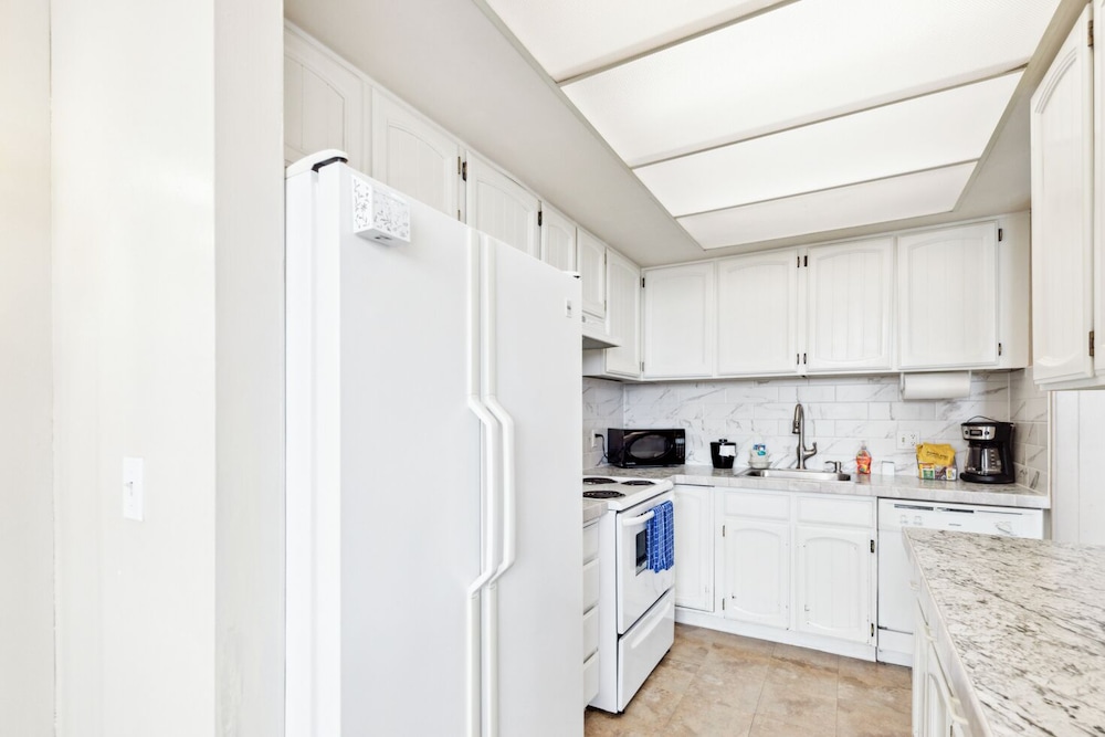 Sand & Sea Resort Condominiums - photo 475
