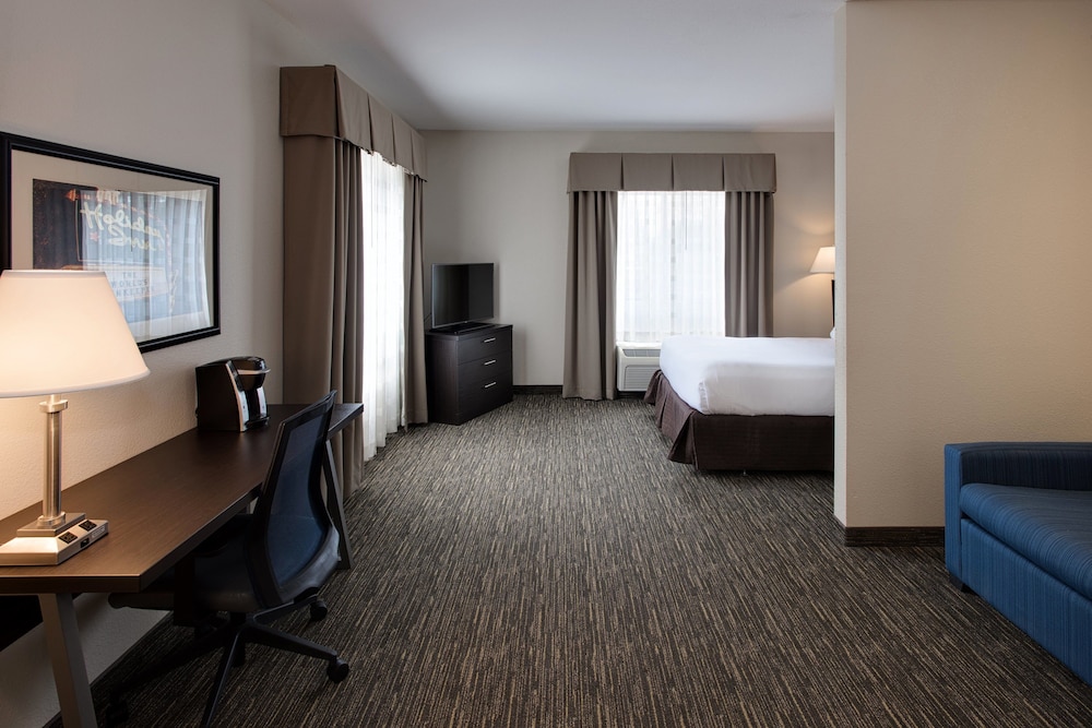 Holiday Inn Express Hotel & Suites East Wichita I 35 Andover by IHG - photo 9