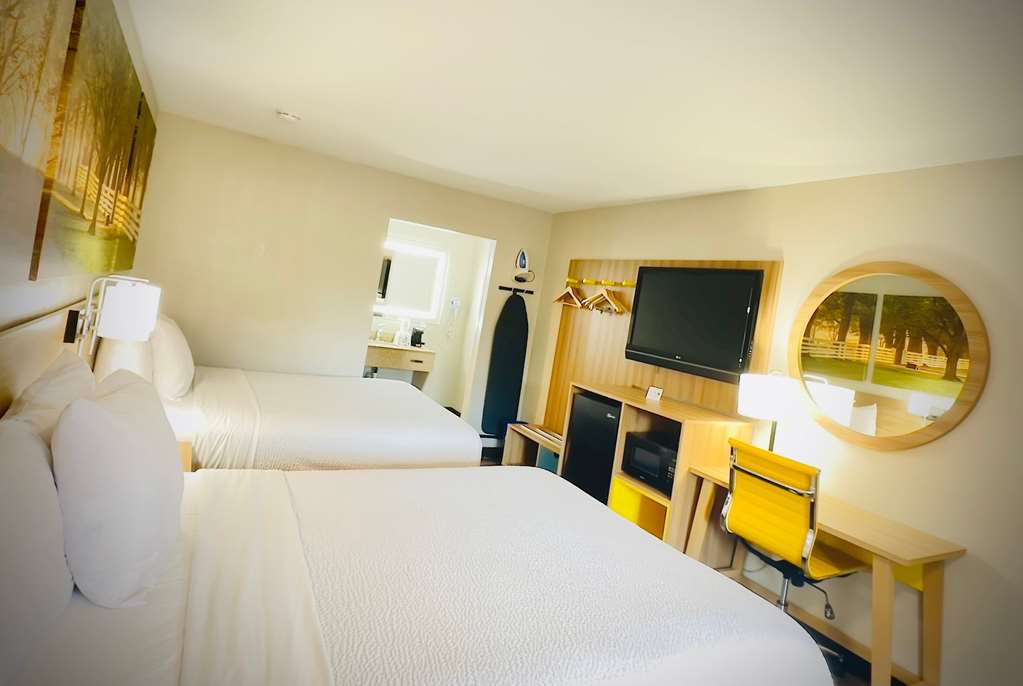 Days Inn by Wyndham WestEnd Alexandria VA Washington DC Area - photo 16