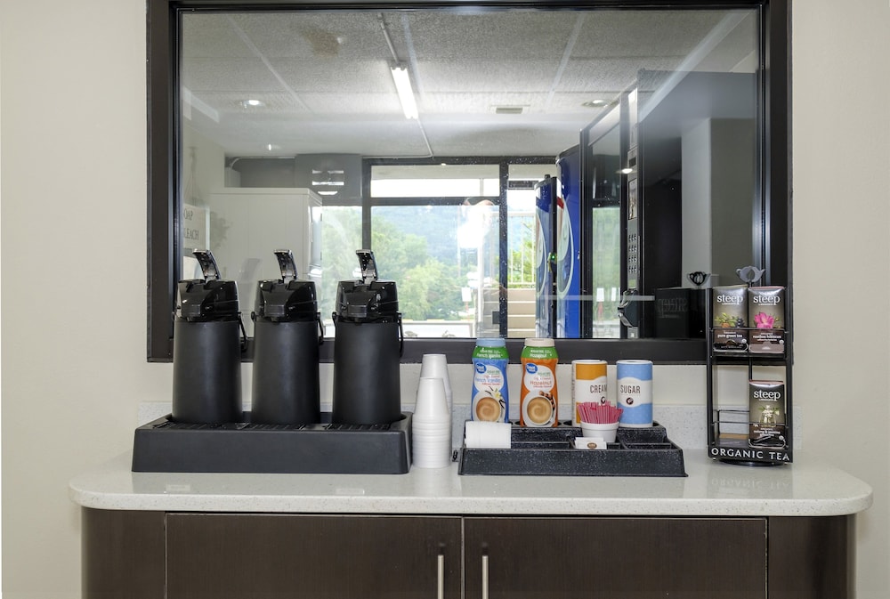 Red Roof Inn Gadsden - photo 4