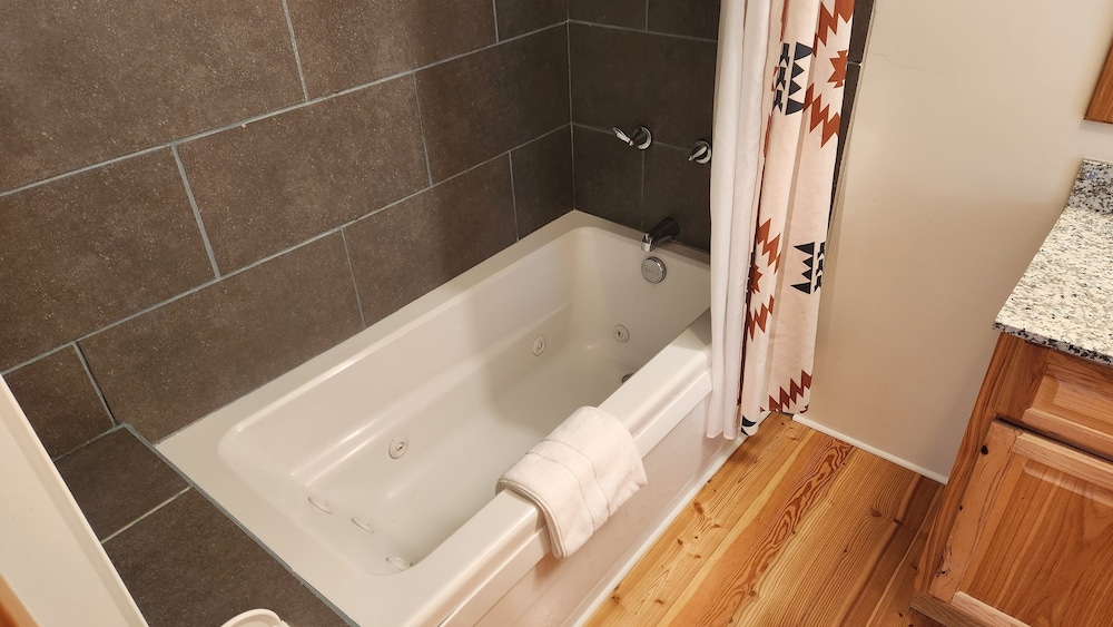 Beargrass Lodging and RV Resort - photo 118