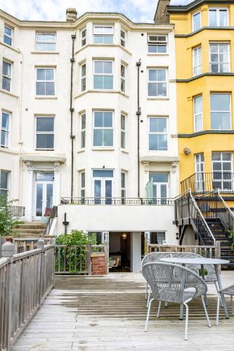 Seascape Seaview Apartment hot tub hire subject to availability