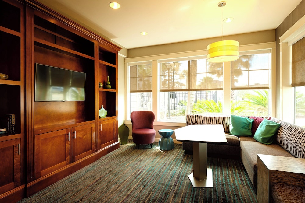Residence Inn Marriott Airport - photo 16