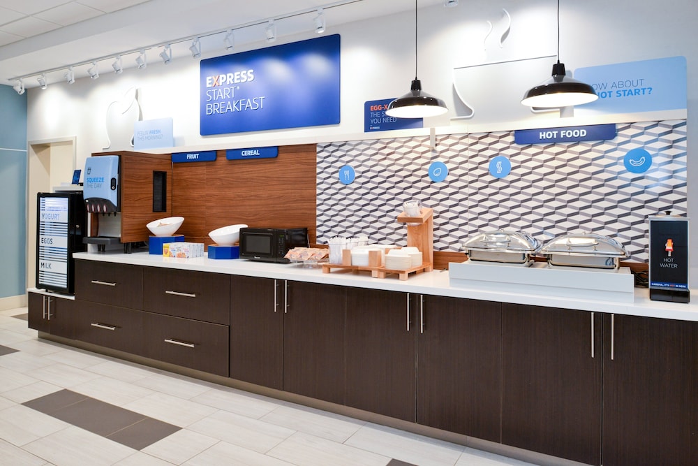 Holiday Inn Express & Suites Elko by IHG - photo 40