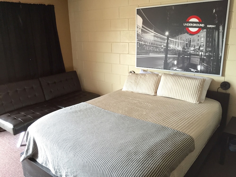 Three Rivers Motel - photo 4