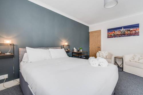 Woolton Rd Flat Near John Lennon Airport Free Parking & Wifi Pass the Keys — 4-Star Luxury Hotel in Liverpool, United Kingdom