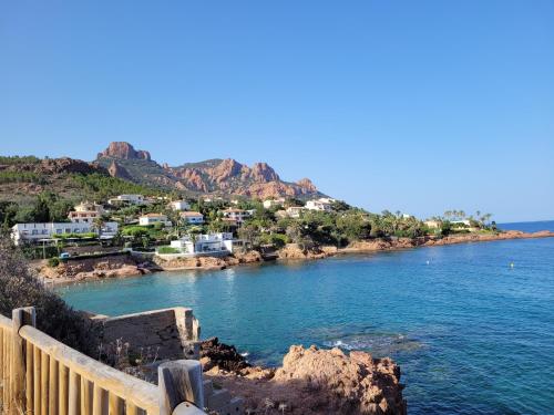 Studio Agay a 2 Pas Des Plages - last minute hotel in Saint-Raphael