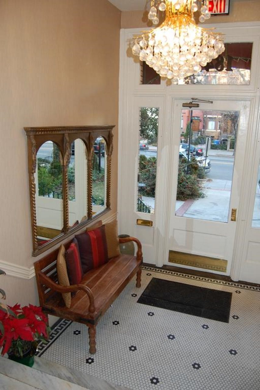 Windsor Inn Hotel - photo 5