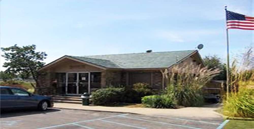 Mariann Travel Inn Scottsburg - photo 15