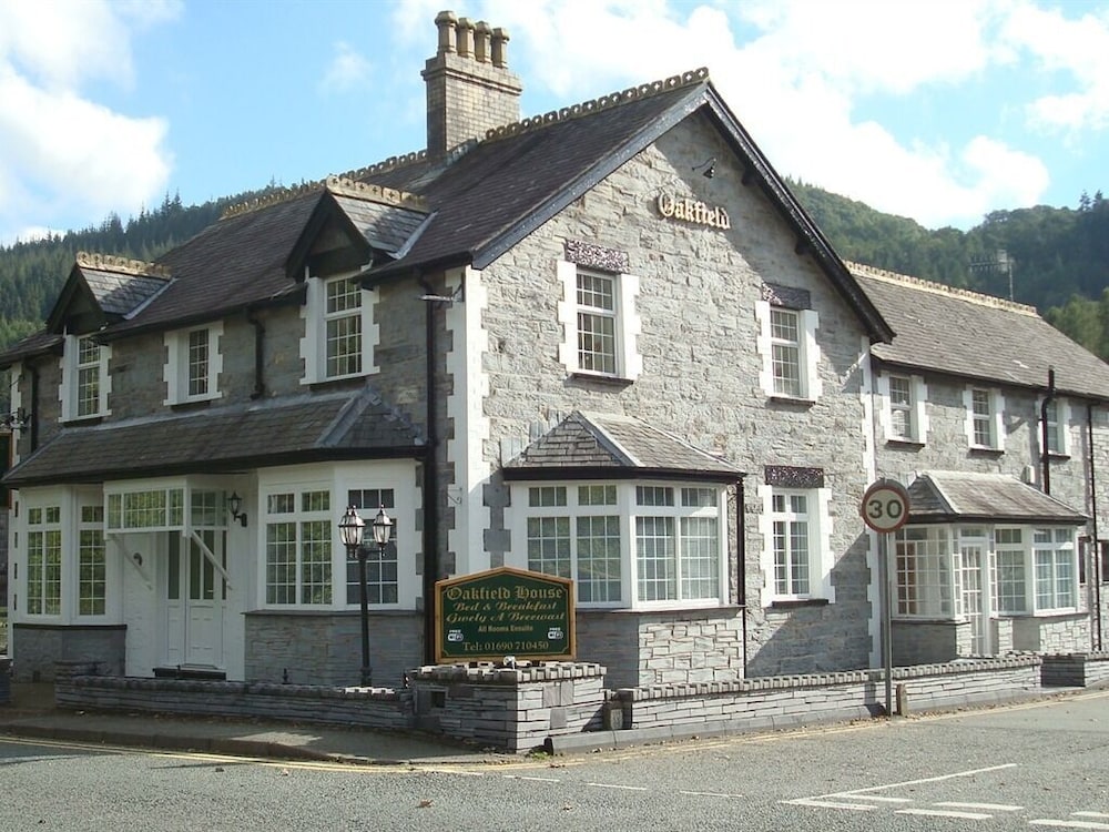 Oakfield House Bed and Breakfast — 4-Star Luxury Hotel in Betws-Y-Coed, United Kingdom