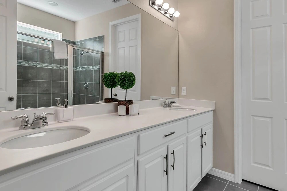 7 Bedrooms 65 Bathrooms Solara 1604 Hg - photo 8
